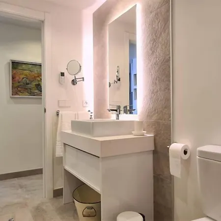 Lujoso Nuevo Playa Centro Estepona