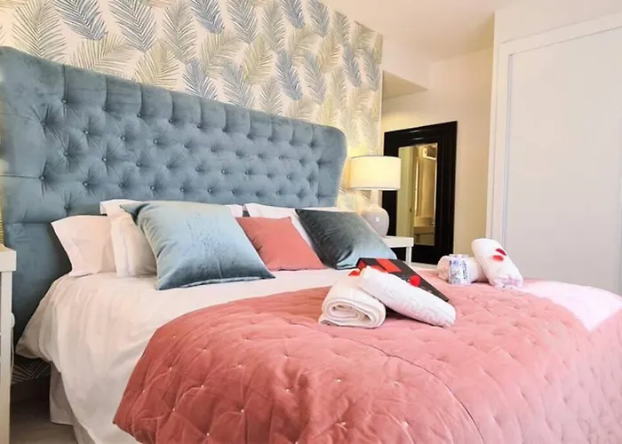 Lujoso Nuevo Playa Centro Estepona