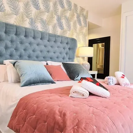 Lujoso Nuevo Playa Centro Estepona